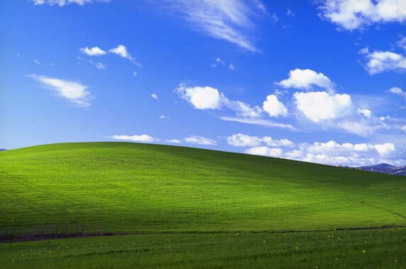 蓝天白云绿草地壁纸:Windows XP退役带不走的经典-完美源码 蓝天白云绿草地壁纸:Windows XP退役带不走的经典-完美源码